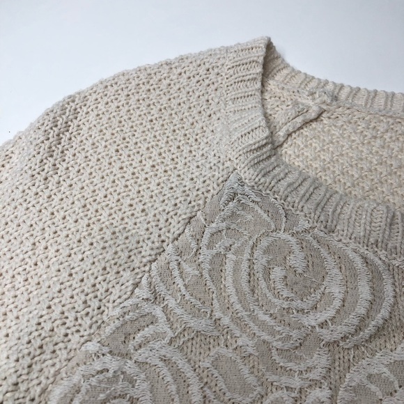 CLOUD CHASER Floral Flower Knit Lace Cream Scoop Neck Scooped Hem Sweater Top - Picture 5 of 16